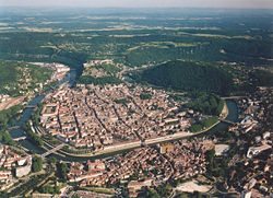 Odl town of Besancon as it wind around the river daubs